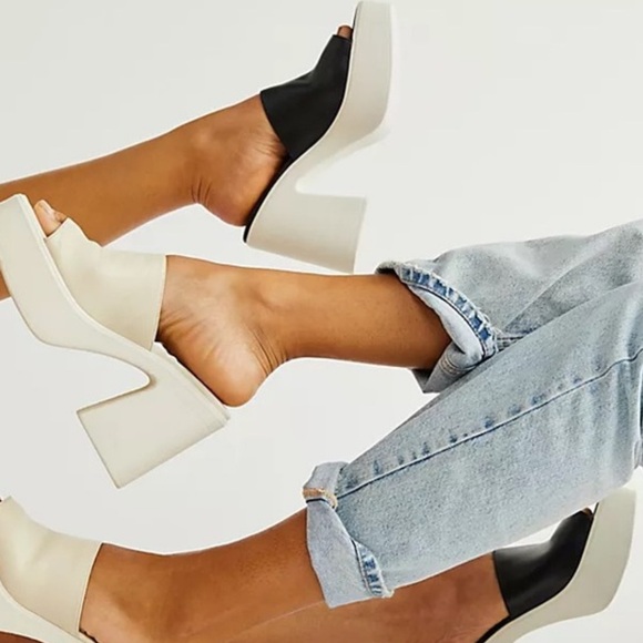 Free People Zoe Platform Sandals in Black - Picture 4 of 7